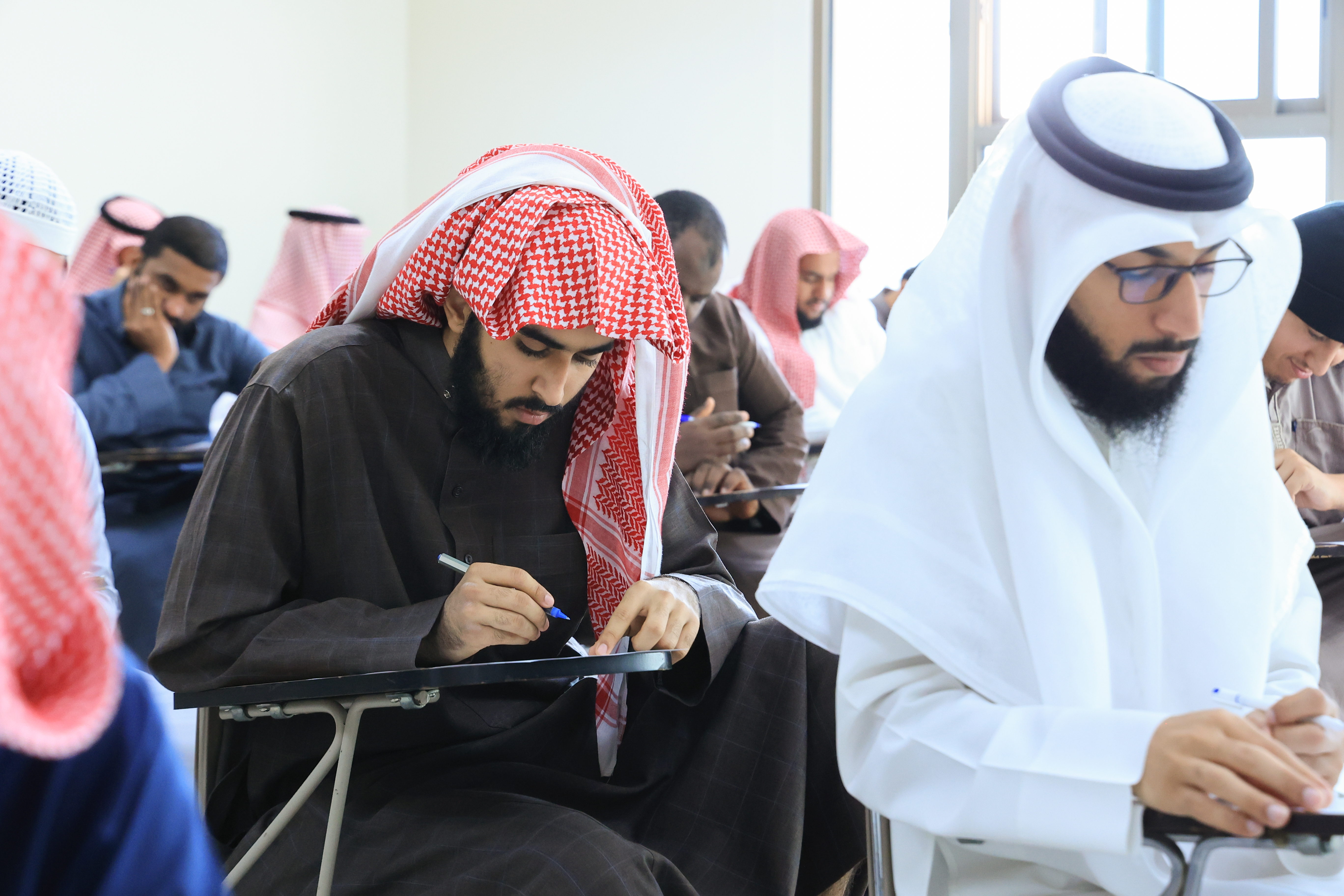 الجامعة الإسلامية‬⁩ ترجو لجميع طلابها التوفيق والسداد في أداء الاختبارات النهائية للفصل الدراسي الأول، للعام الجامعي 1446هـ.